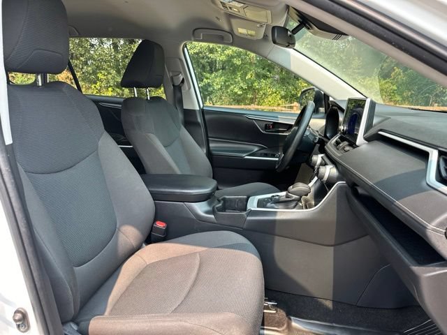 Used 2023 Toyota RAV4 LE AWD/4WD image 28