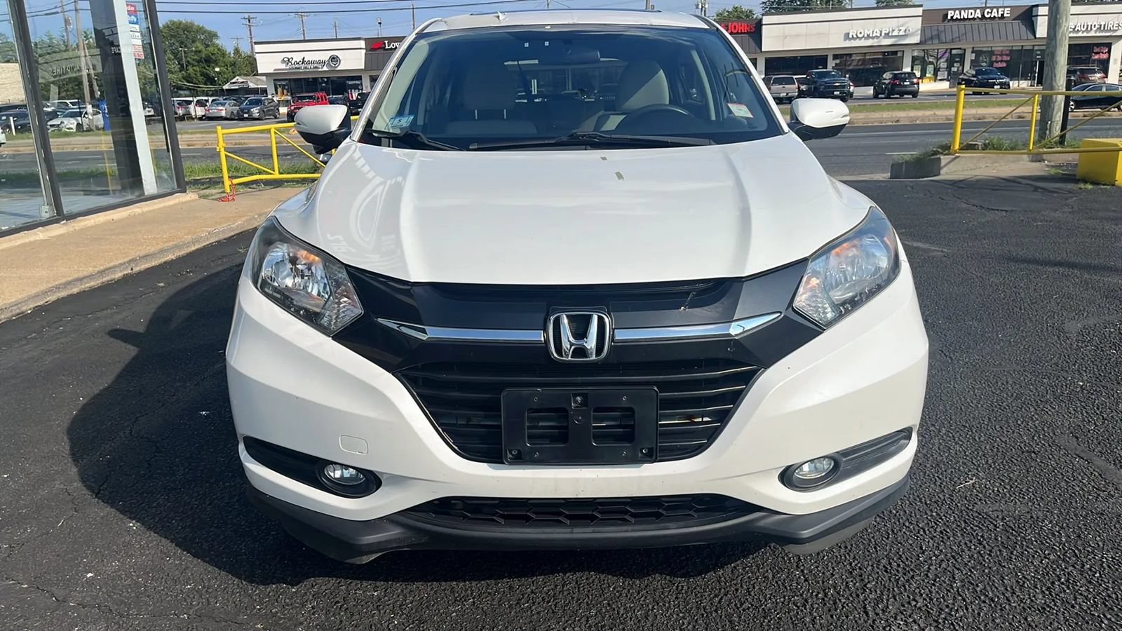 Used 2017 Honda HR-V EX image 3