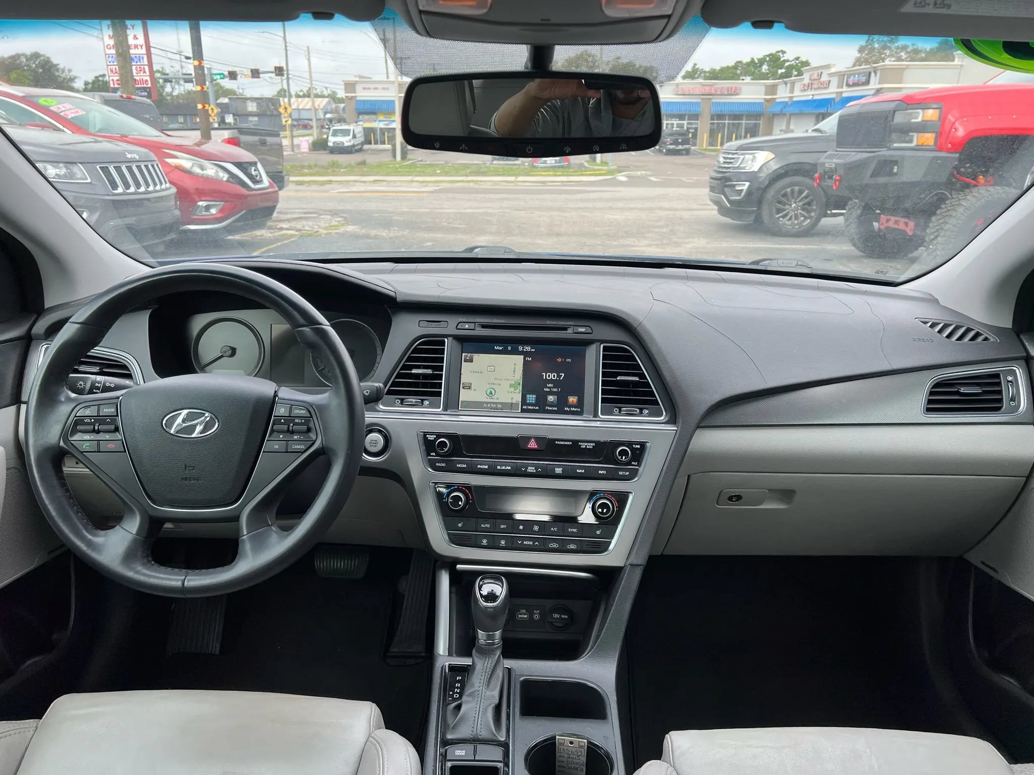 Used 2015 Hyundai Sonata Sport w/ Option Group 04 FWD image 11