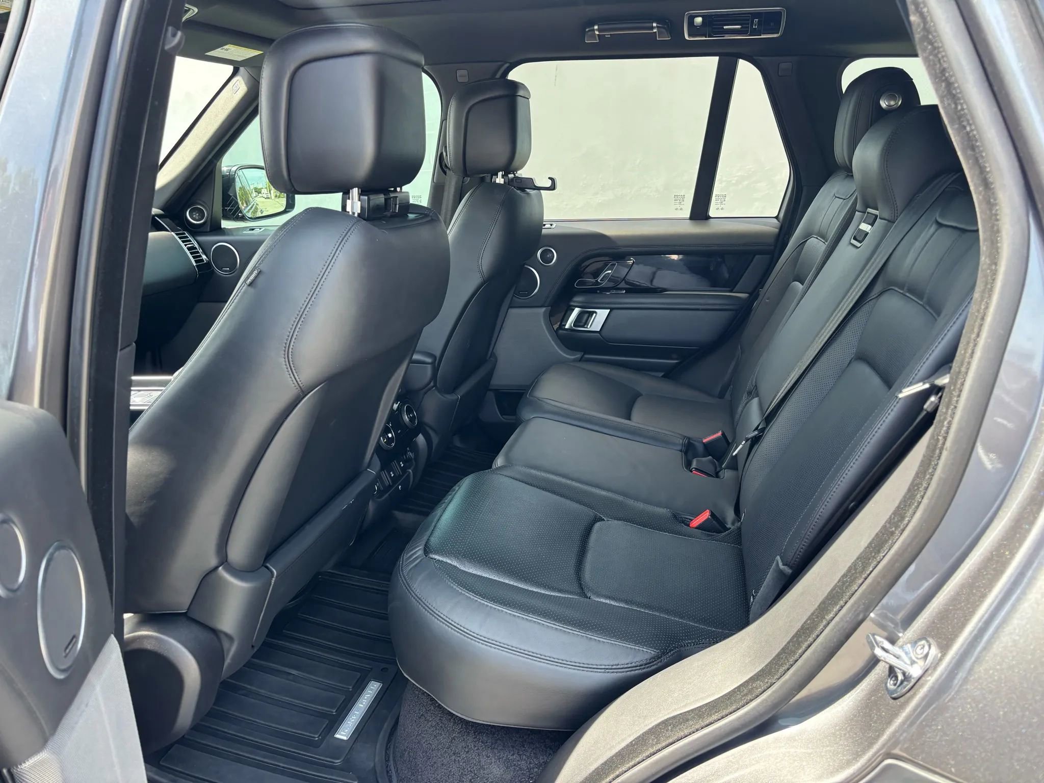 Used 2019 Land Rover Range Rover Supercharged image 10