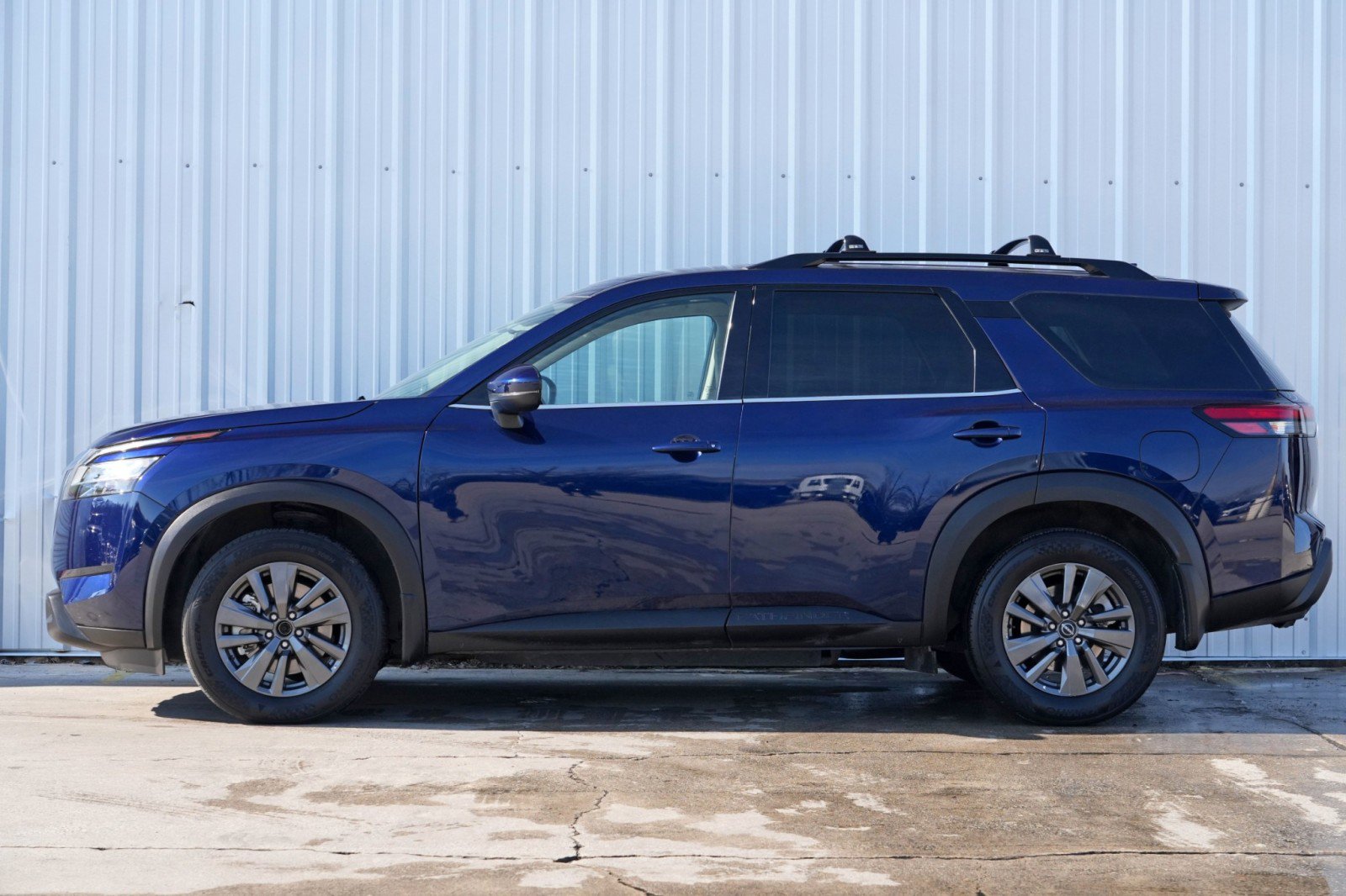 Used 2022 Nissan Pathfinder SV image 8