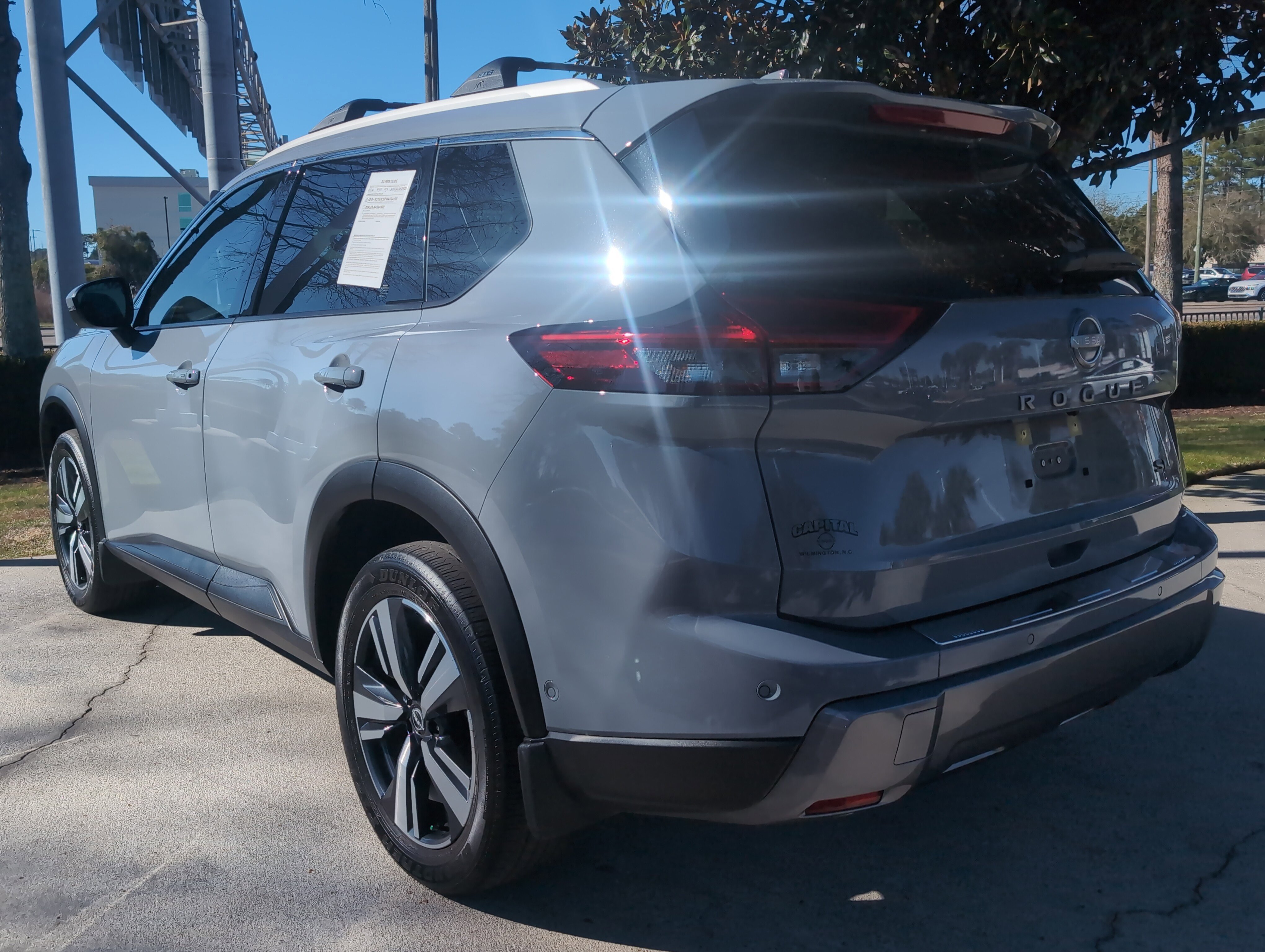 Used 2024 Nissan Rogue SL w/ SL Premium Package image 8