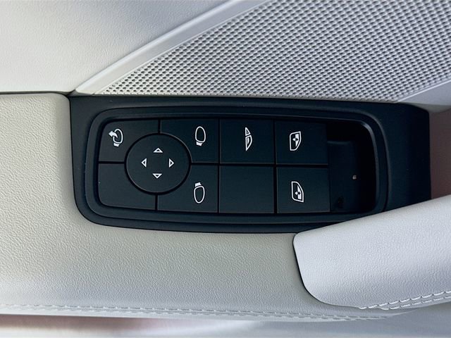 Used 2025 Porsche 911 Carrera RWD image 18