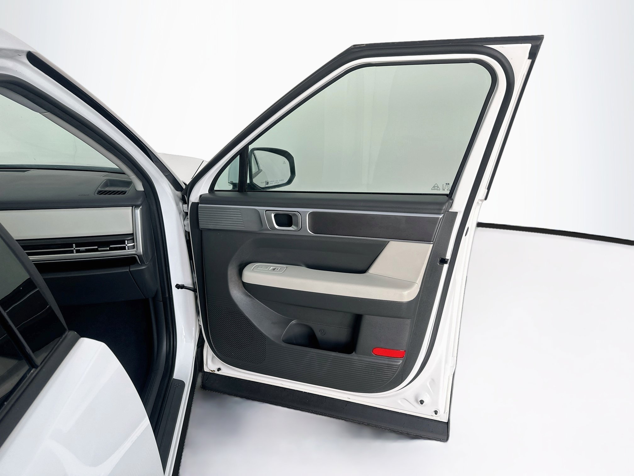 Used 2025 Hyundai Santa Fe SE FWD image 34
