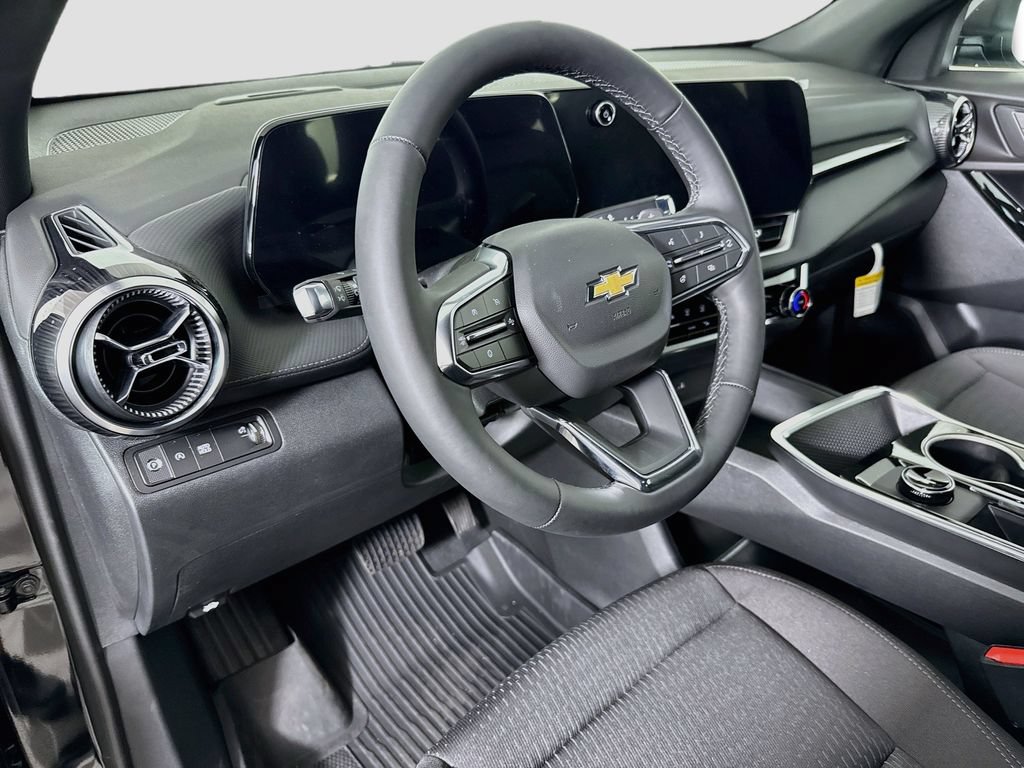 New 2027 Chevrolet Equinox LT w/ Safety and Technology Package FWD image 9