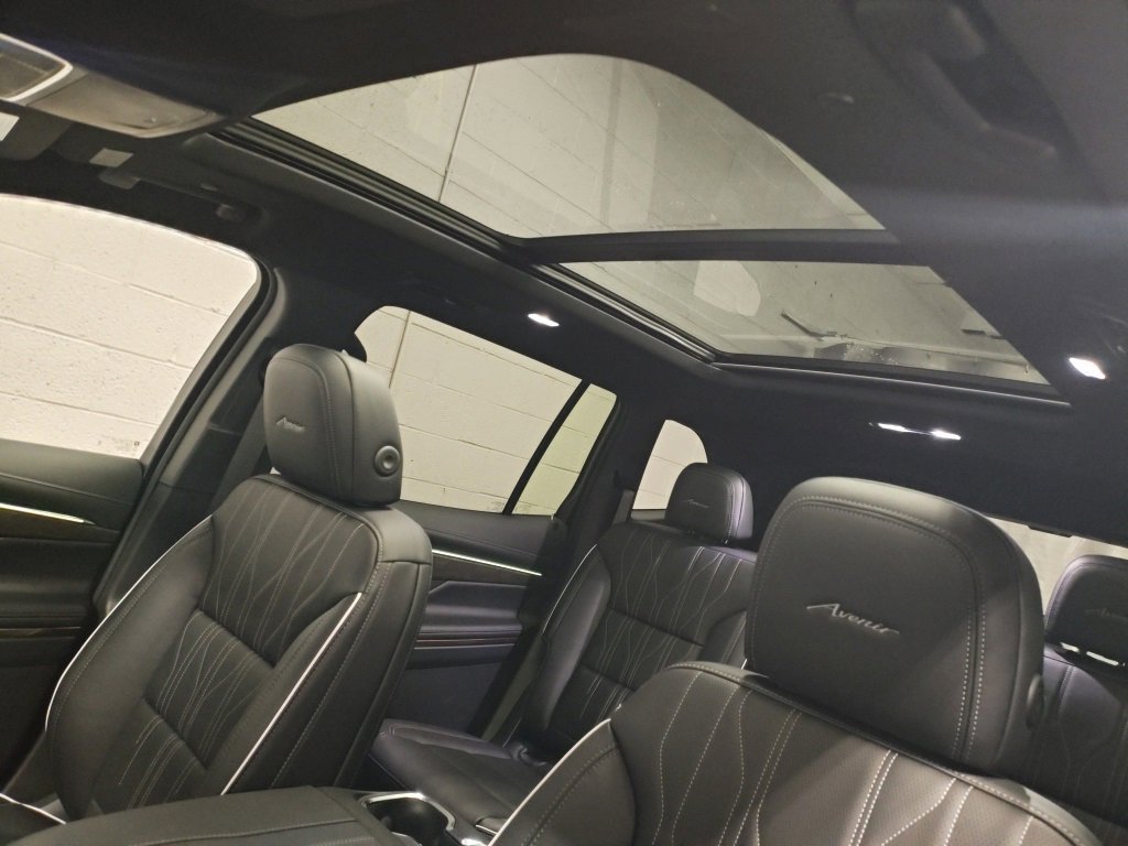 New 2026 Buick Enclave Avenir w/ Super Cruise Package image 26