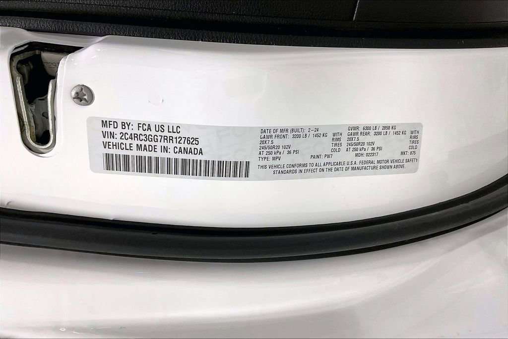 Used 2024 Chrysler Pacifica Limited w/ Uconnect Theater Family Group AWD/4WD image 42