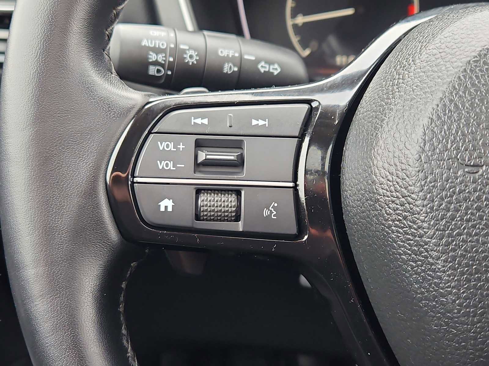 Certified 2025 Honda Pilot Touring image 28