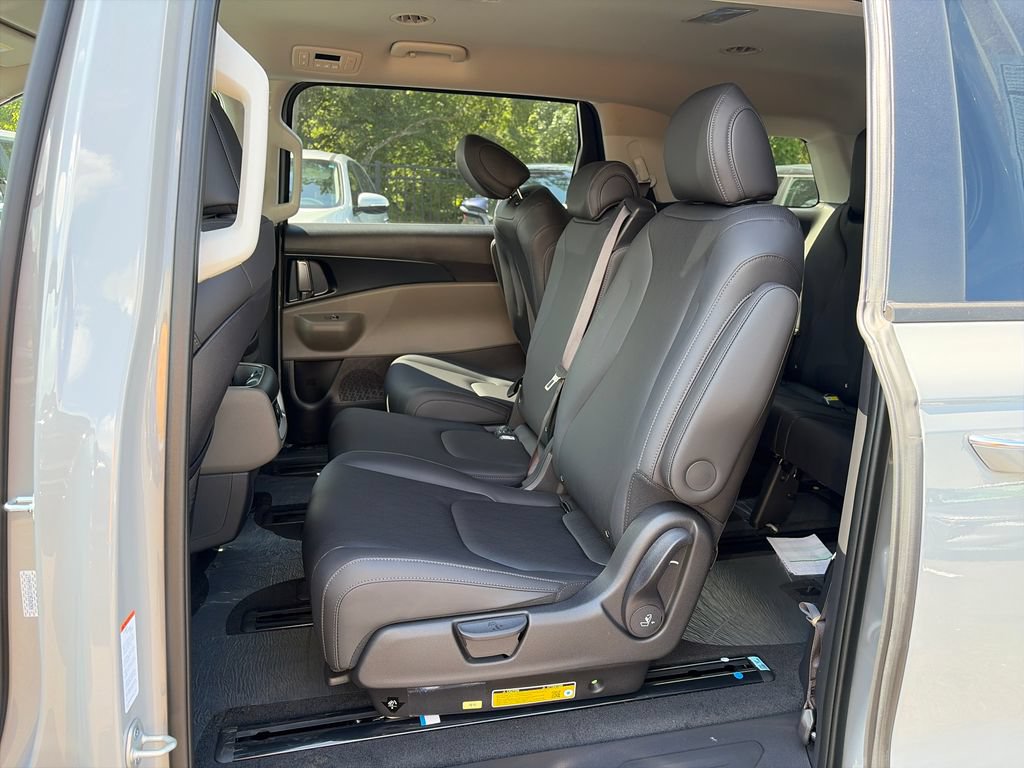 New 2027 Kia Carnival FWD image 23