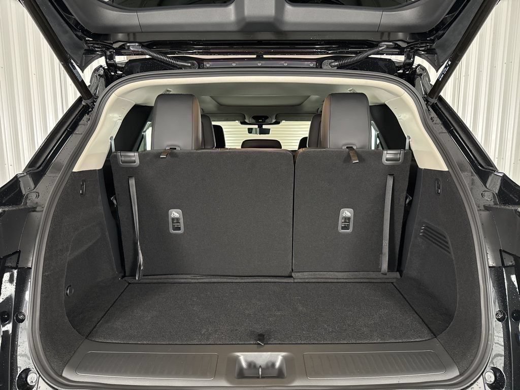 Certified 2026 INFINITI QX60 Luxe w/ Cargo Package FWD image 30