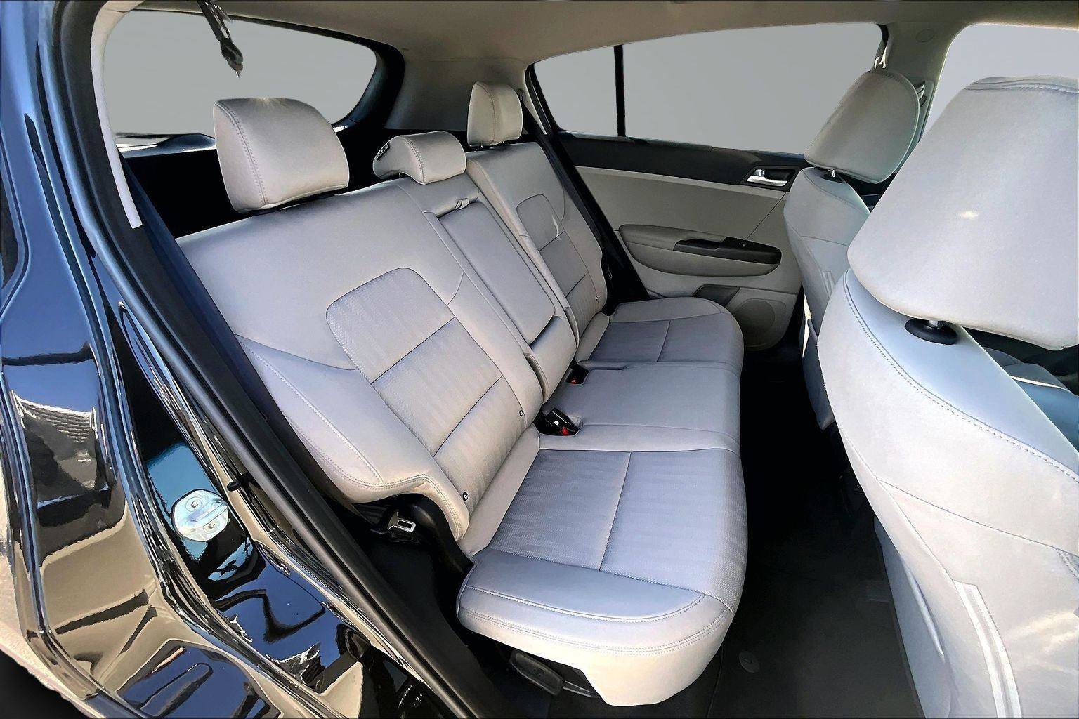 Used 2020 Kia Sportage LX image 20