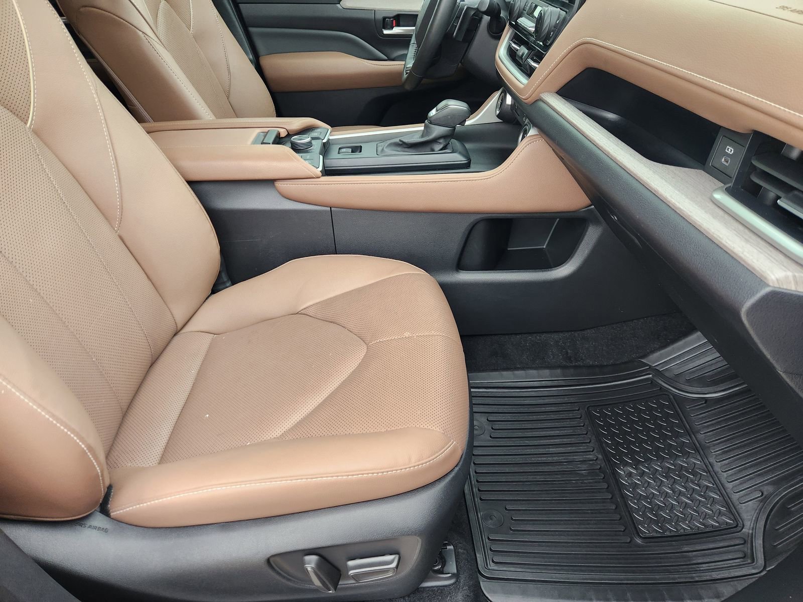 Used 2025 Toyota Grand Highlander AWD image 18