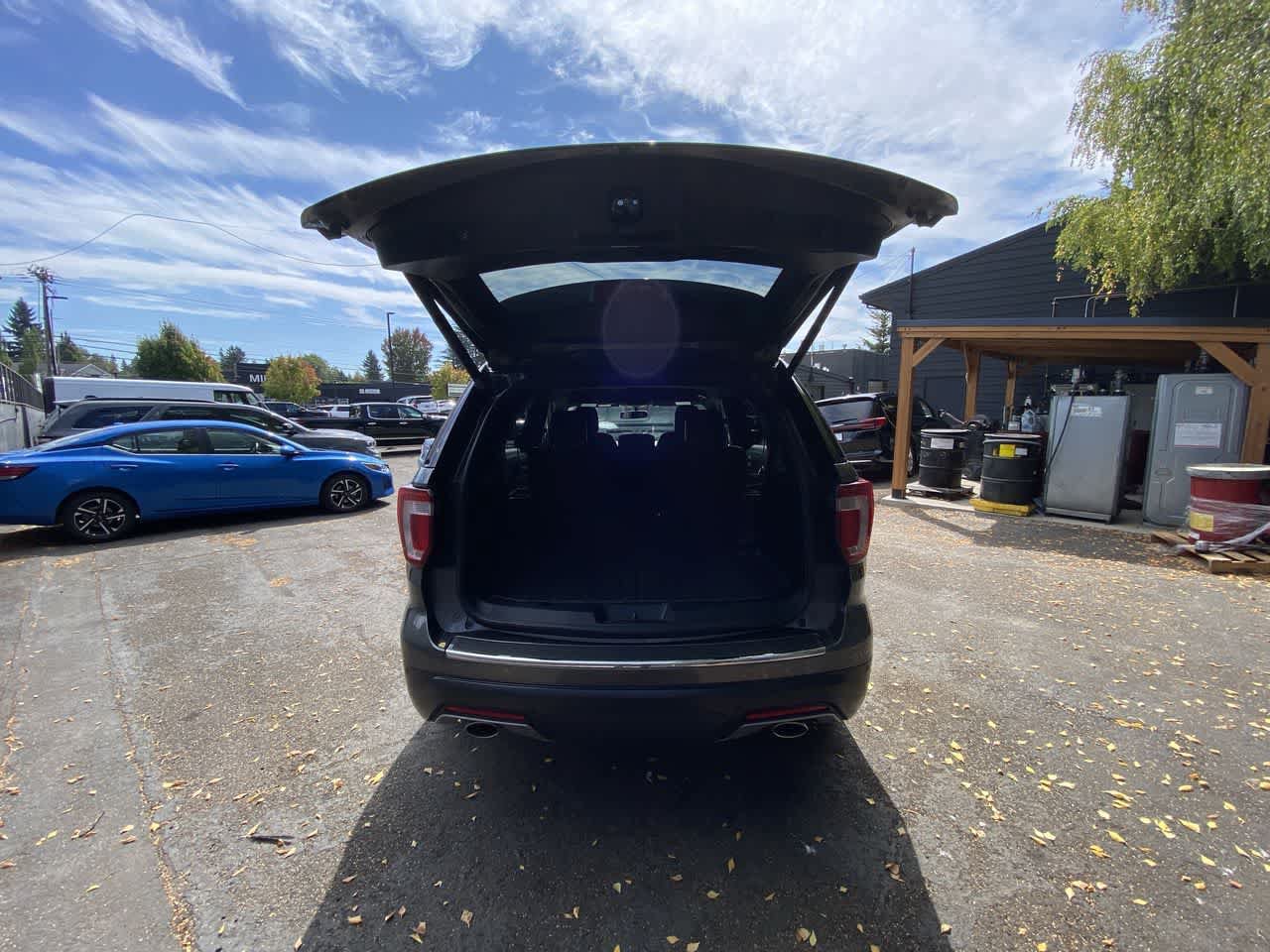 Used 2019 Ford Explorer Limited w/ Class III Trailer Tow Package AWD/4WD image 28