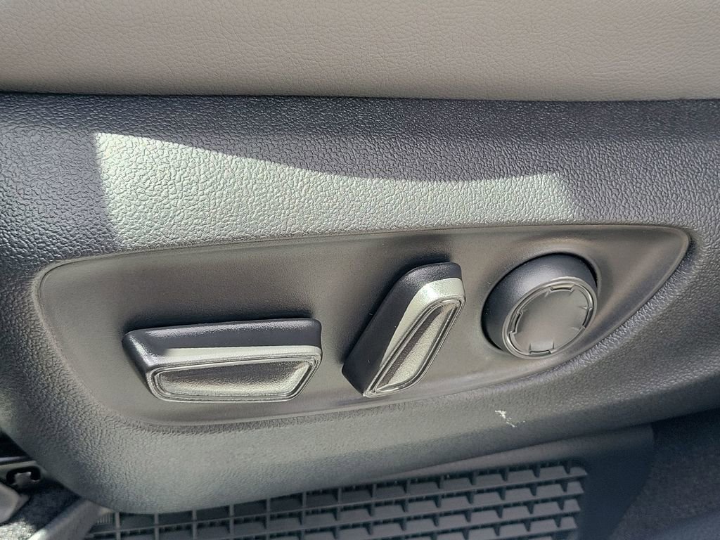 New 2026 Toyota Sienna XLE FWD image 21