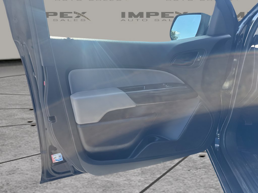 Used 2020 Chevrolet Colorado W/T RWD image 19