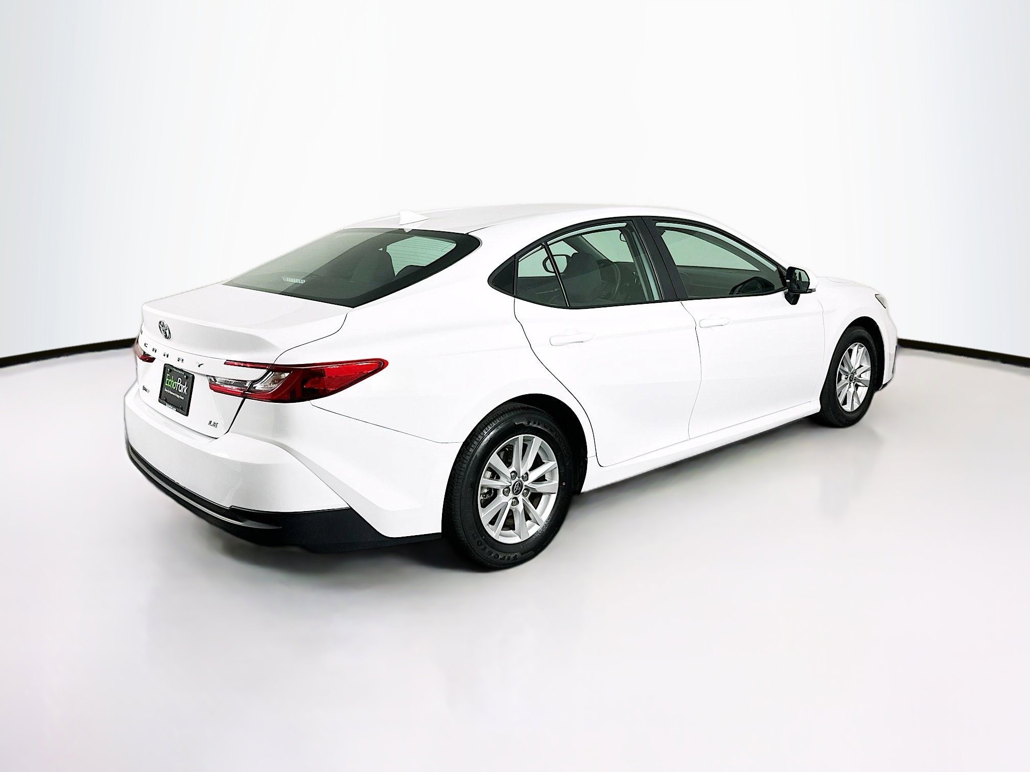 Used 2025 Toyota Camry LE image 9