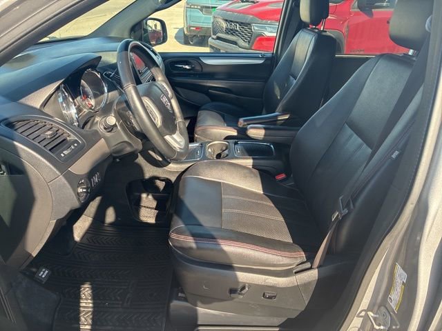 Used 2017 Dodge Grand Caravan GT FWD image 12