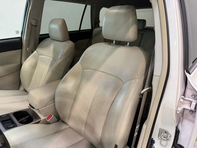 Used 2013 Subaru Outback 2.5i Limited w/ Moonroof Pkg image 74