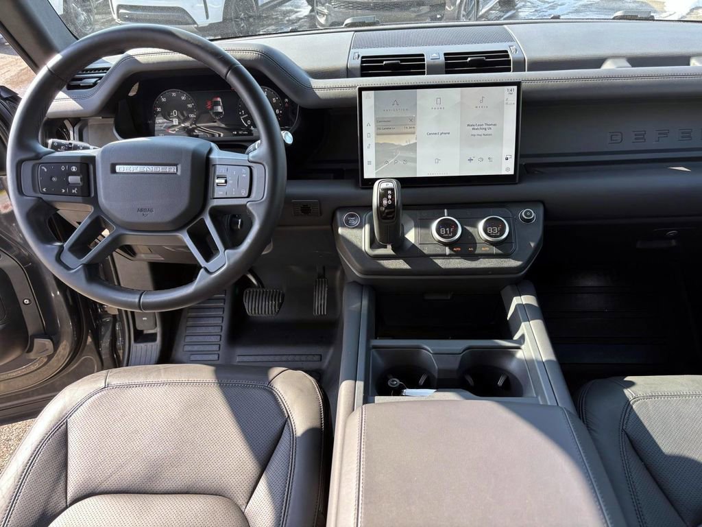 Used 2025 Land Rover Defender 110 S image 23
