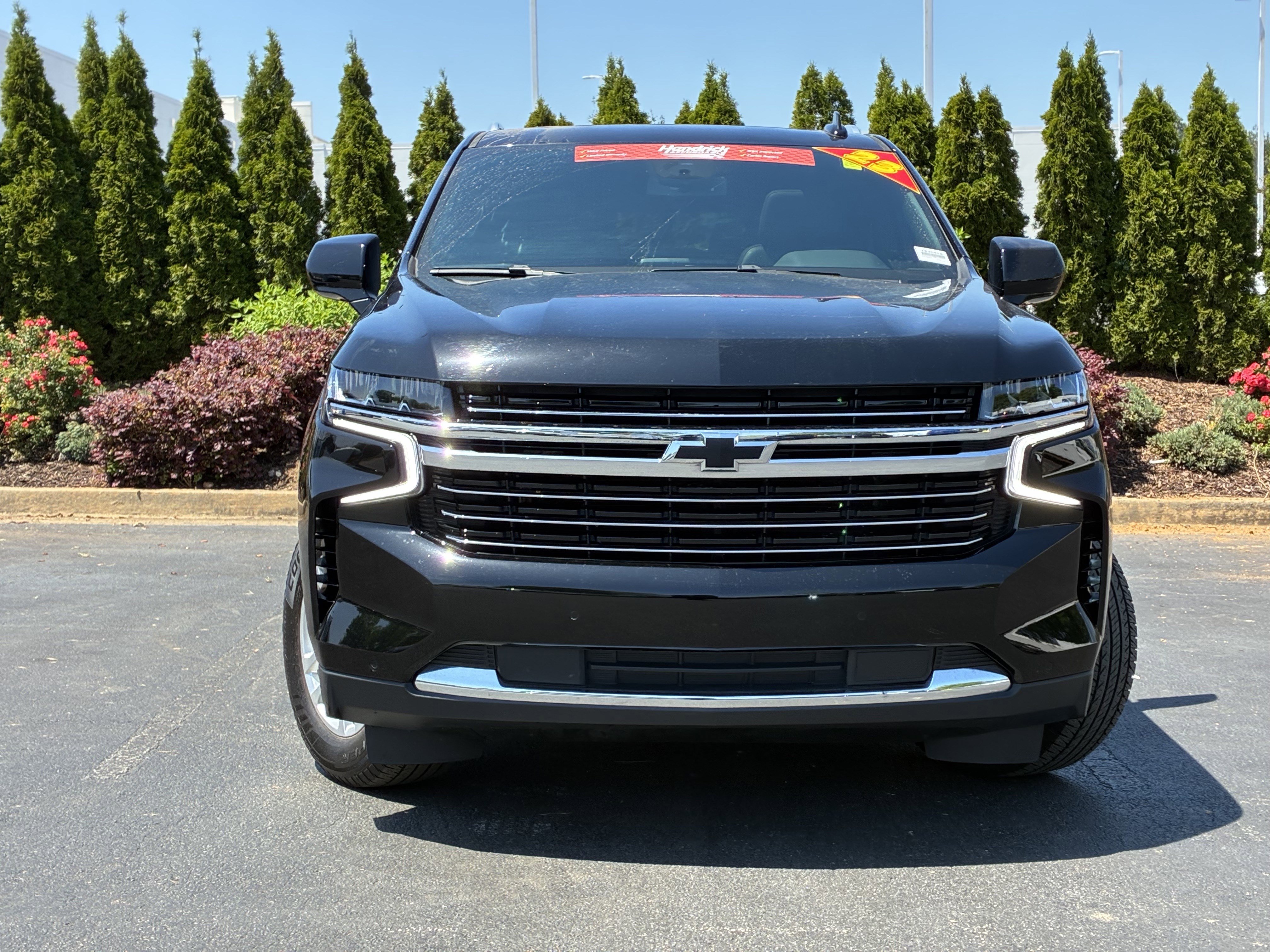 Used 2023 Chevrolet Suburban LT RWD image 5