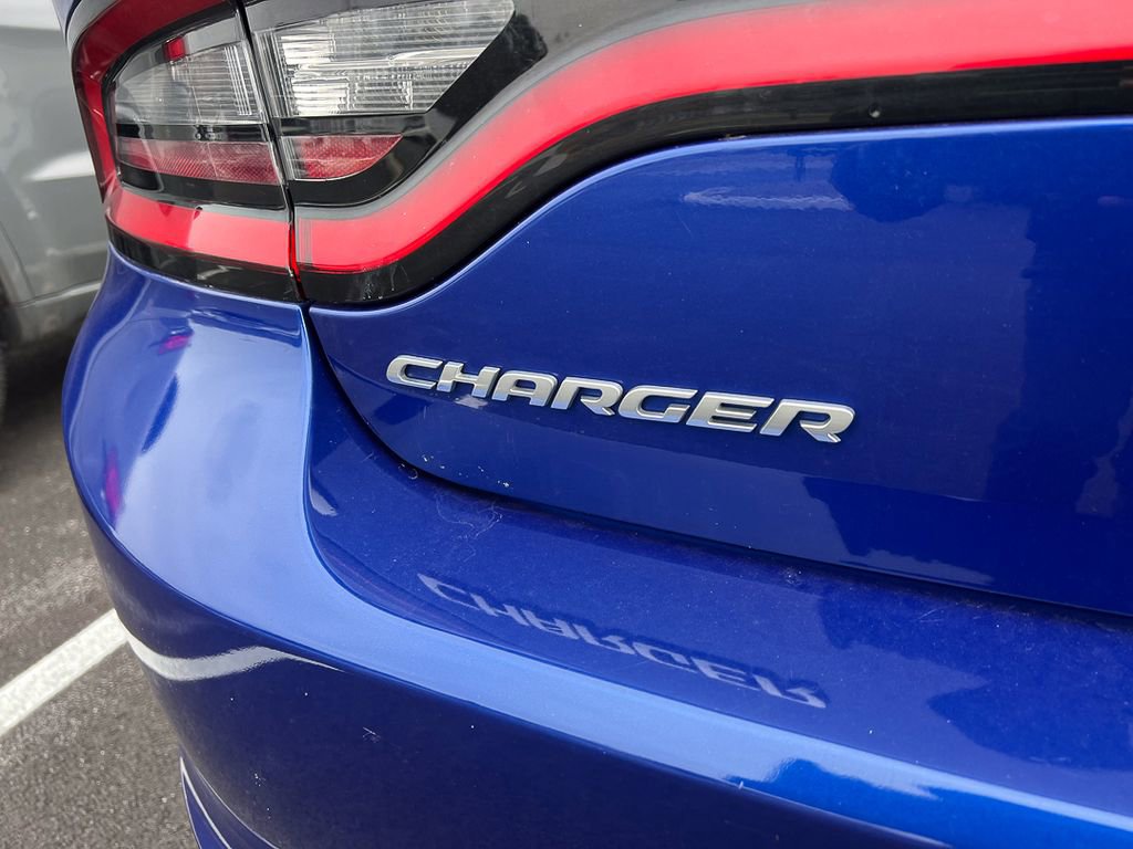 Used 2021 Dodge Charger SXT w/ Leather Interior Group image 4