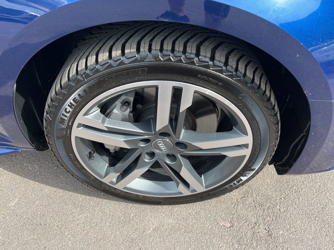 Used 2017 Audi A4 2.0T Prestige w/ Prestige Package image 9