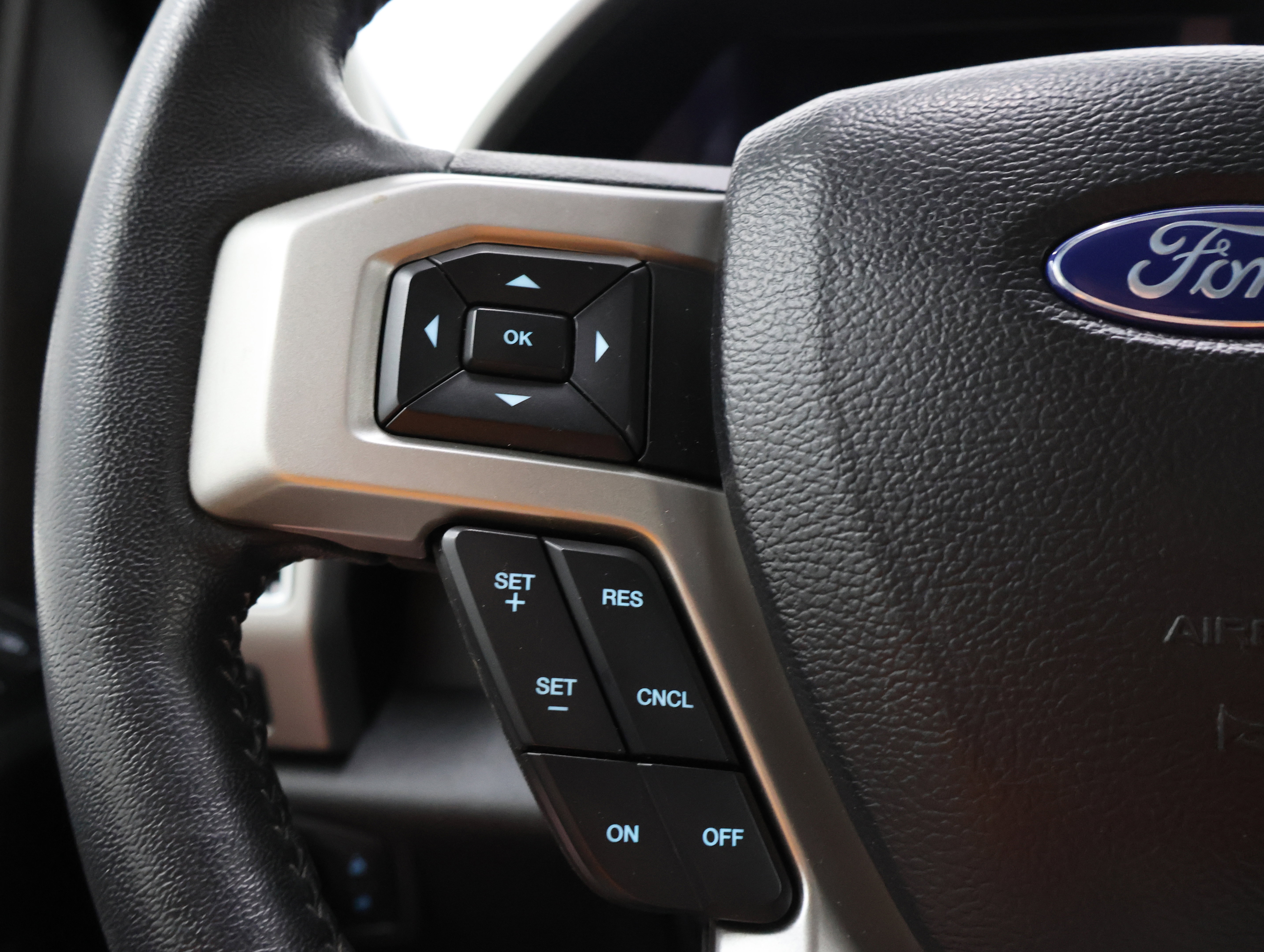 Used 2021 Ford F350 Lariat AWD/4WD image 14