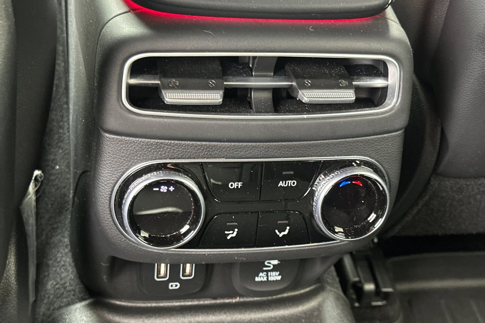 Used 2023 Genesis GV70 2.5T w/ Sport Prestige Package image 16