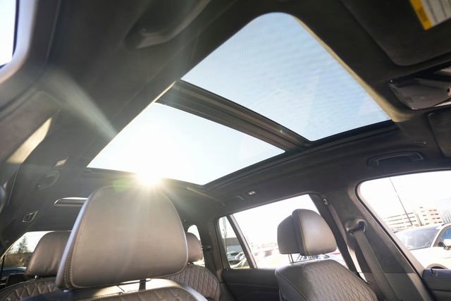 Used 2020 BMW X7 M50i w/ Dynamic Handling Package image 27