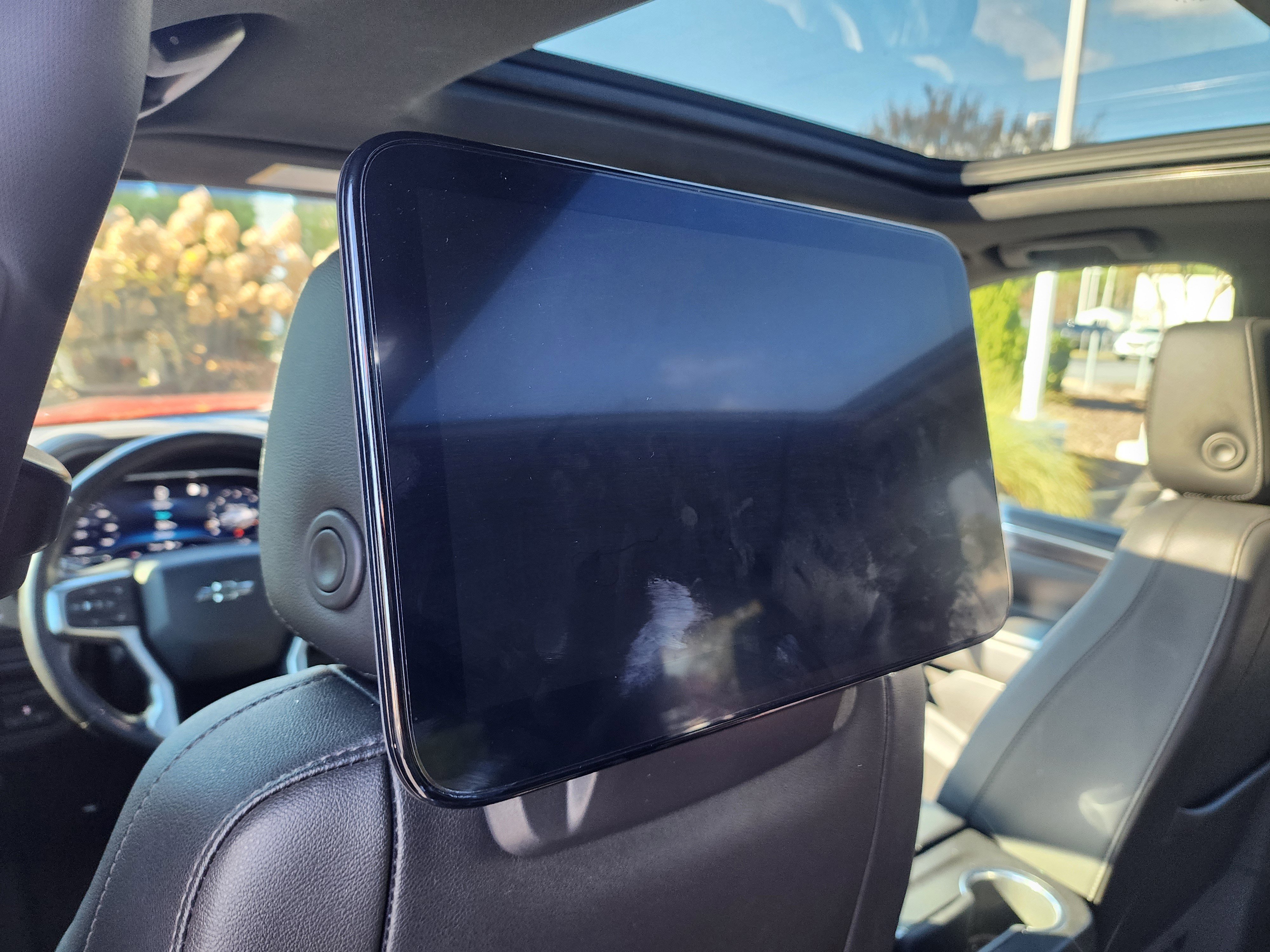 Used 2022 Chevrolet Tahoe Z71 w/ Z71 Off-Road Package image 17