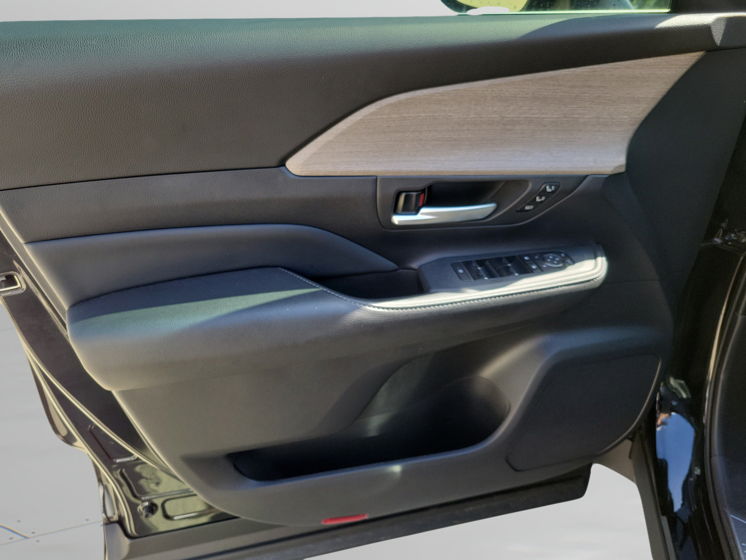 Certified 2025 Toyota Grand Highlander AWD image 6