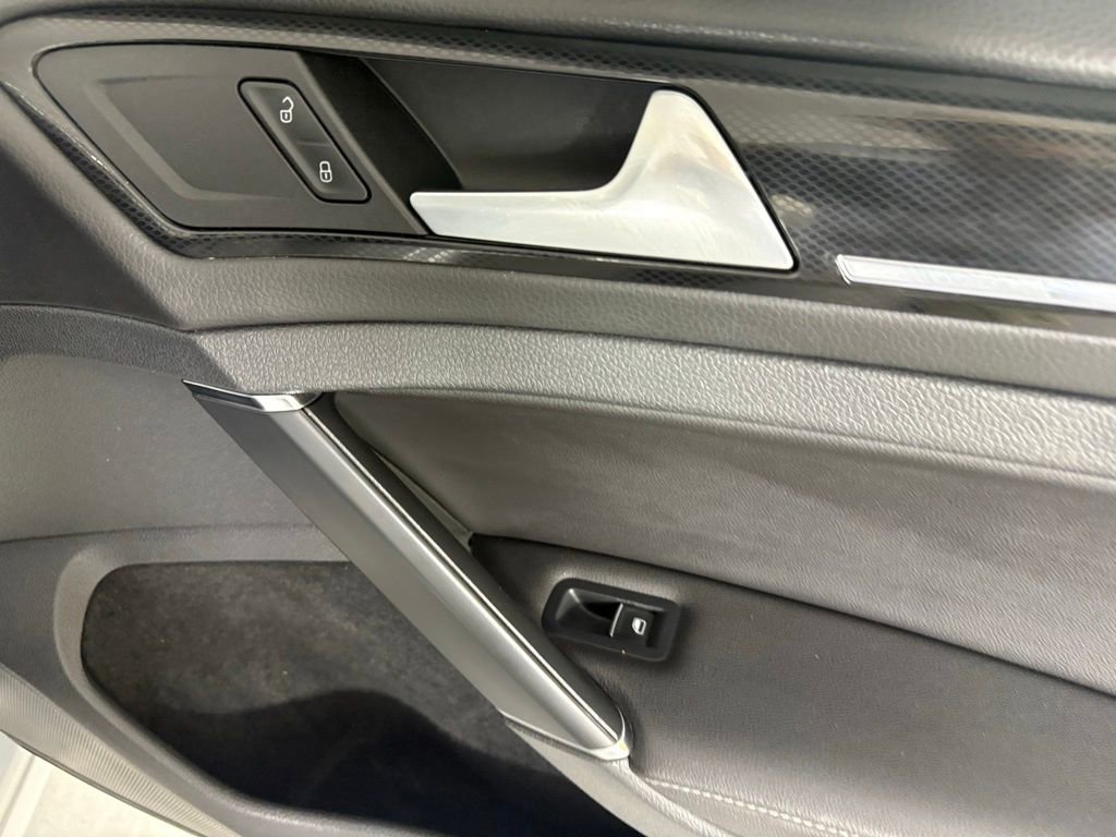 Used 2015 Volkswagen Golf SEL FWD image 17