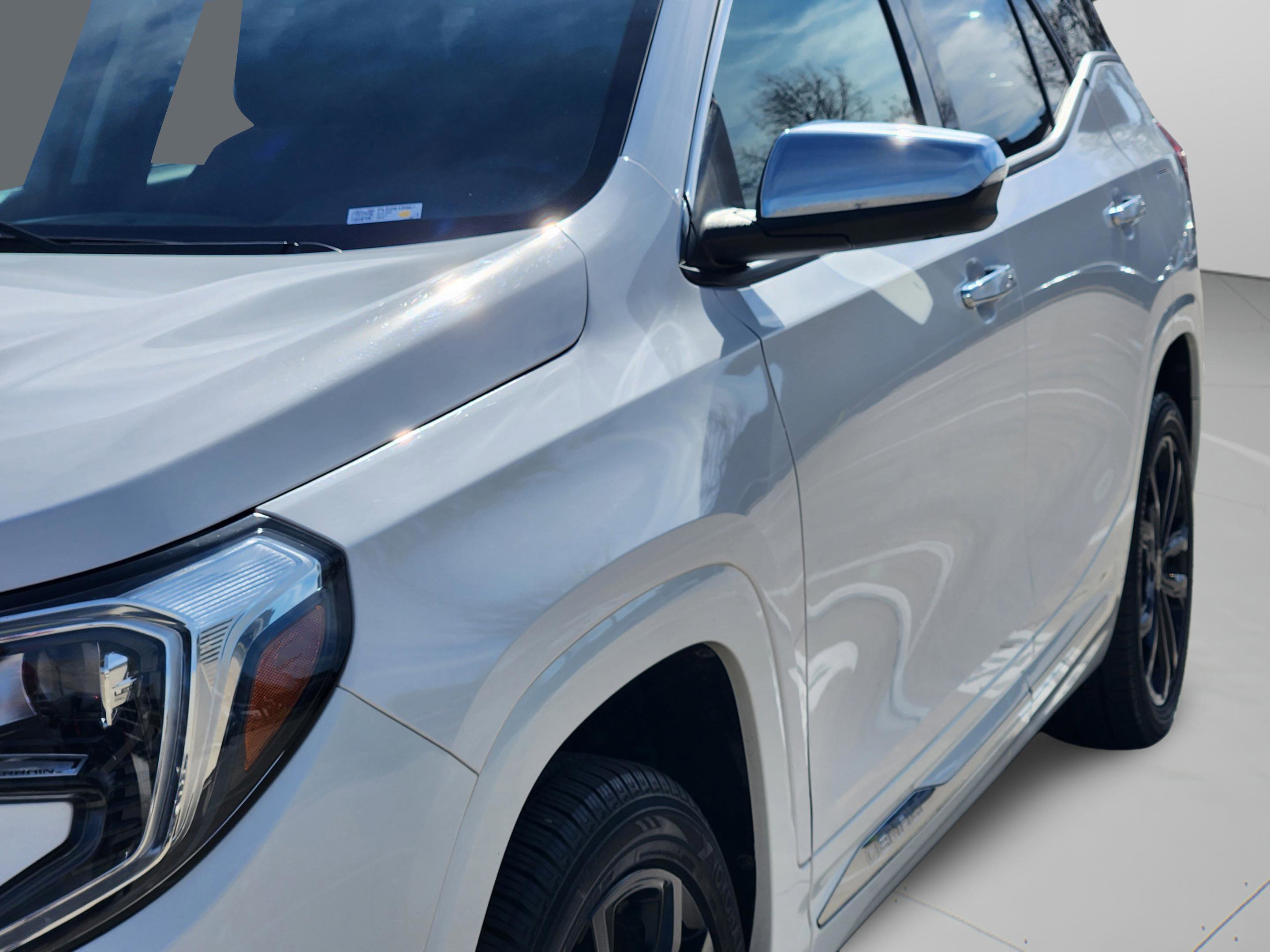 Used 2018 GMC Terrain Denali w/ Advanced Safety Package AWD/4WD image 9