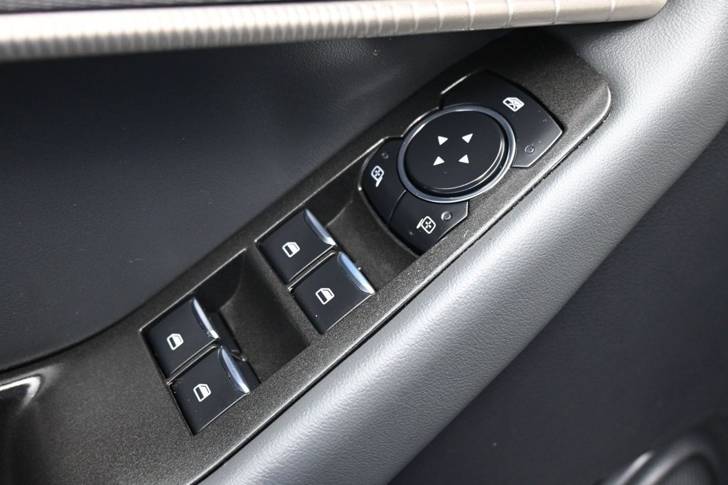 Used 2025 Ford Explorer Active AWD/4WD image 13