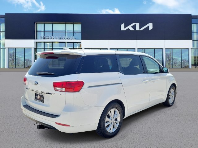 Used 2018 Kia Sedona L FWD image 3