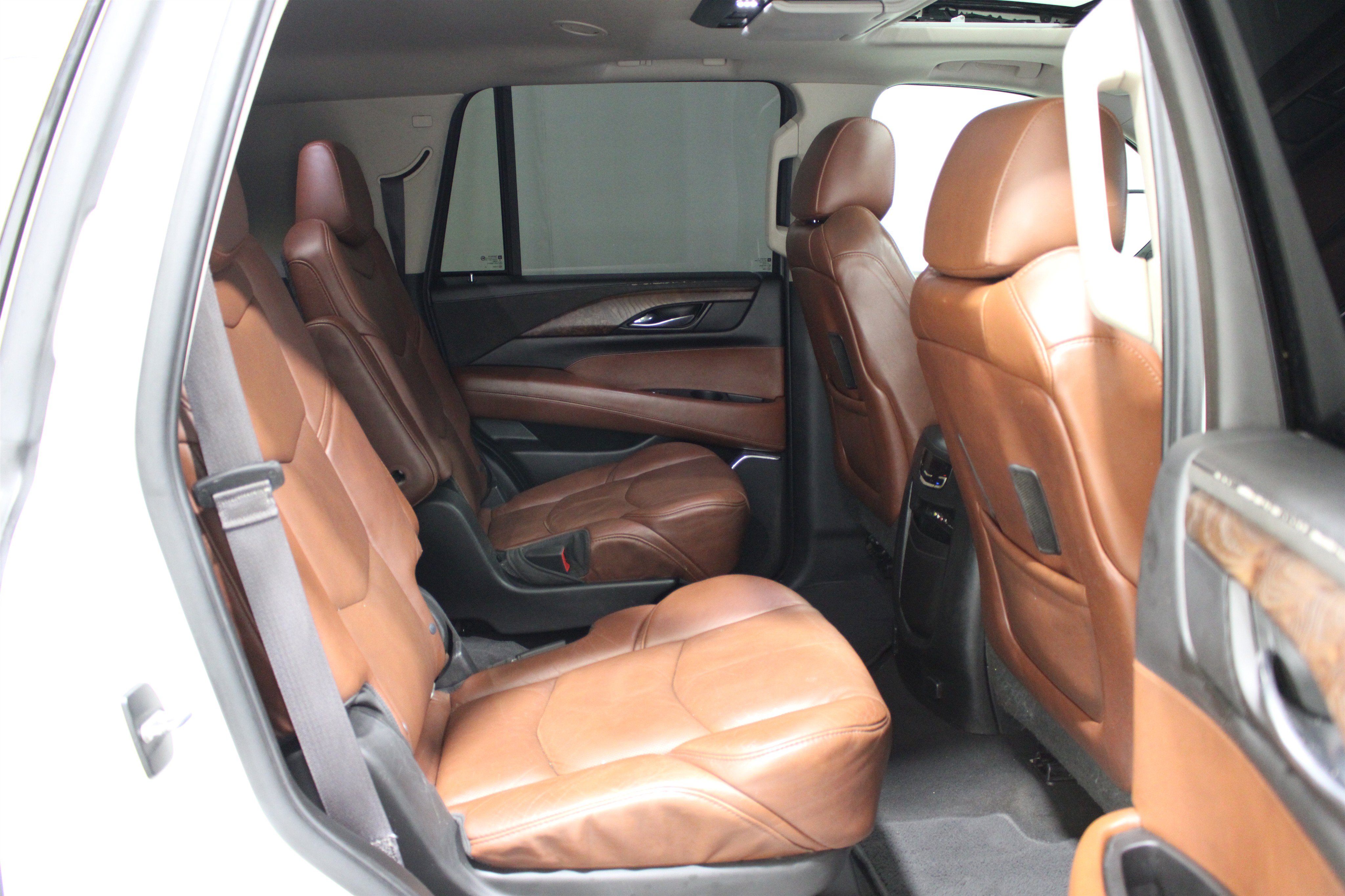 Used 2015 Cadillac Escalade Premium AWD/4WD image 29