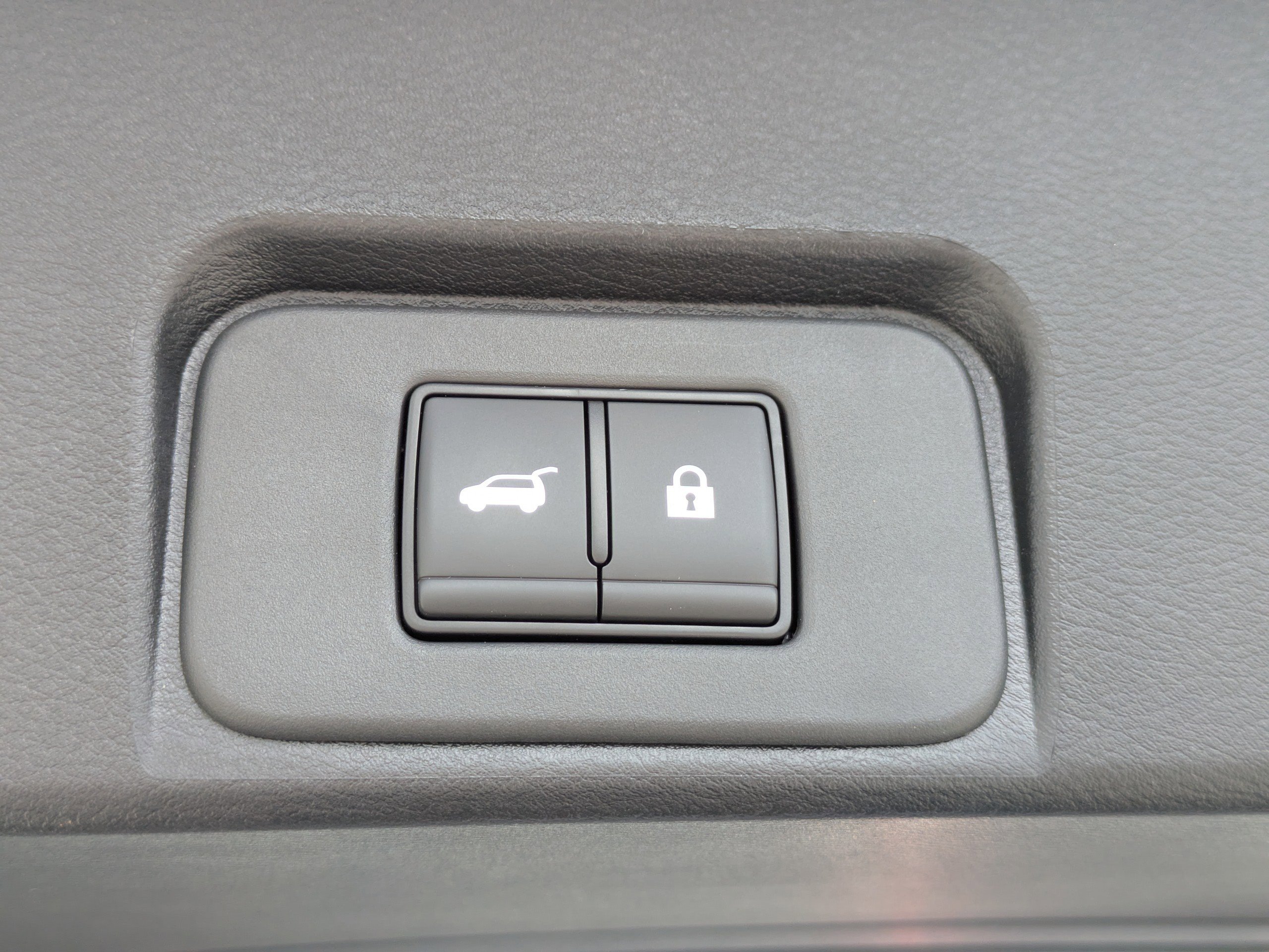 Certified 2026 Nissan Rogue SV w/ SV Premium Package FWD image 14