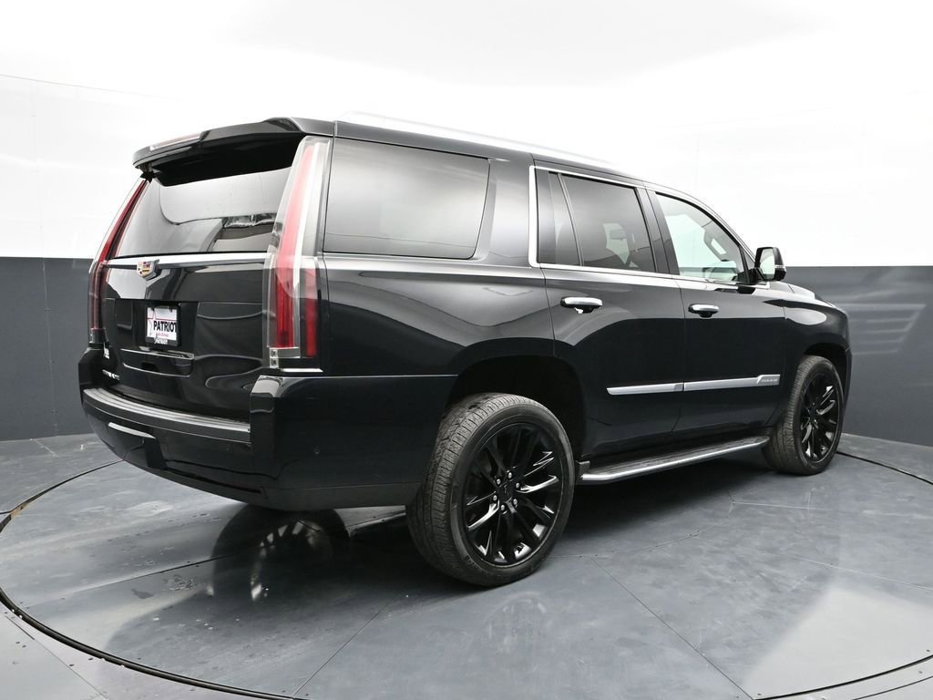 Used 2020 Cadillac Escalade Luxury AWD/4WD image 3