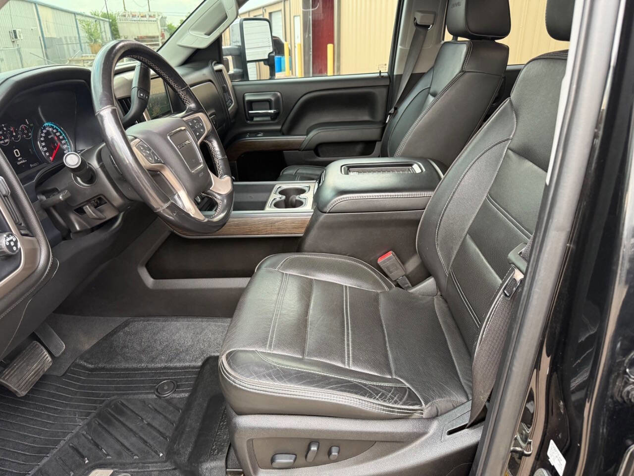 Used 2019 GMC Sierra 2500 Denali w/ Duramax Plus Package AWD/4WD image 14