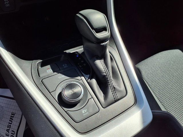 Used 2024 Toyota RAV4 LE image 17