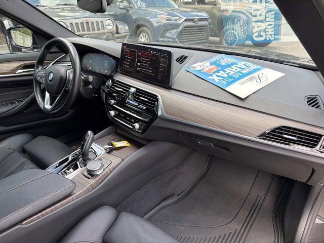 Used 2022 BMW 530i w/ M Sport Package image 18