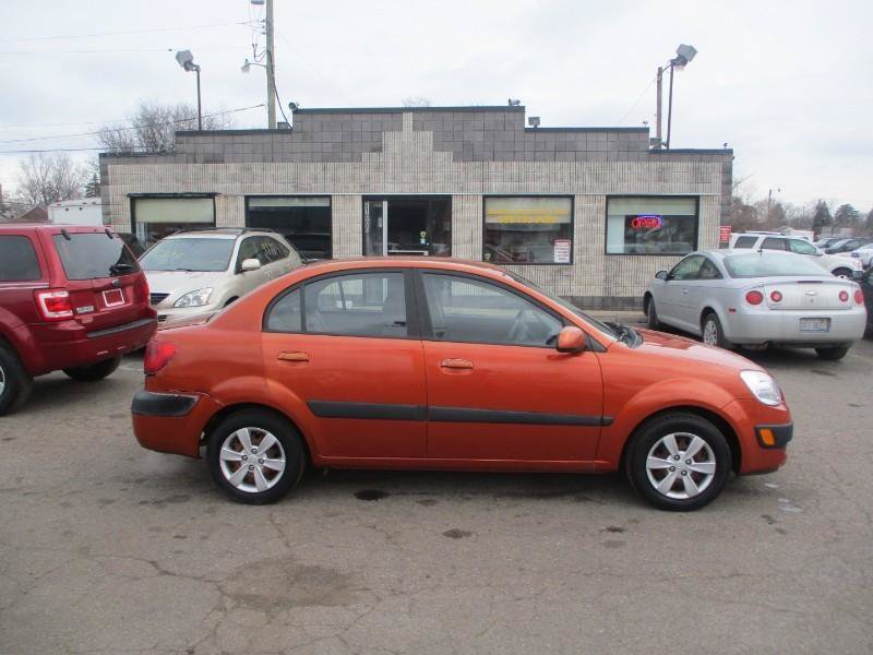 Used 2009 Kia Rio LX FWD image 2