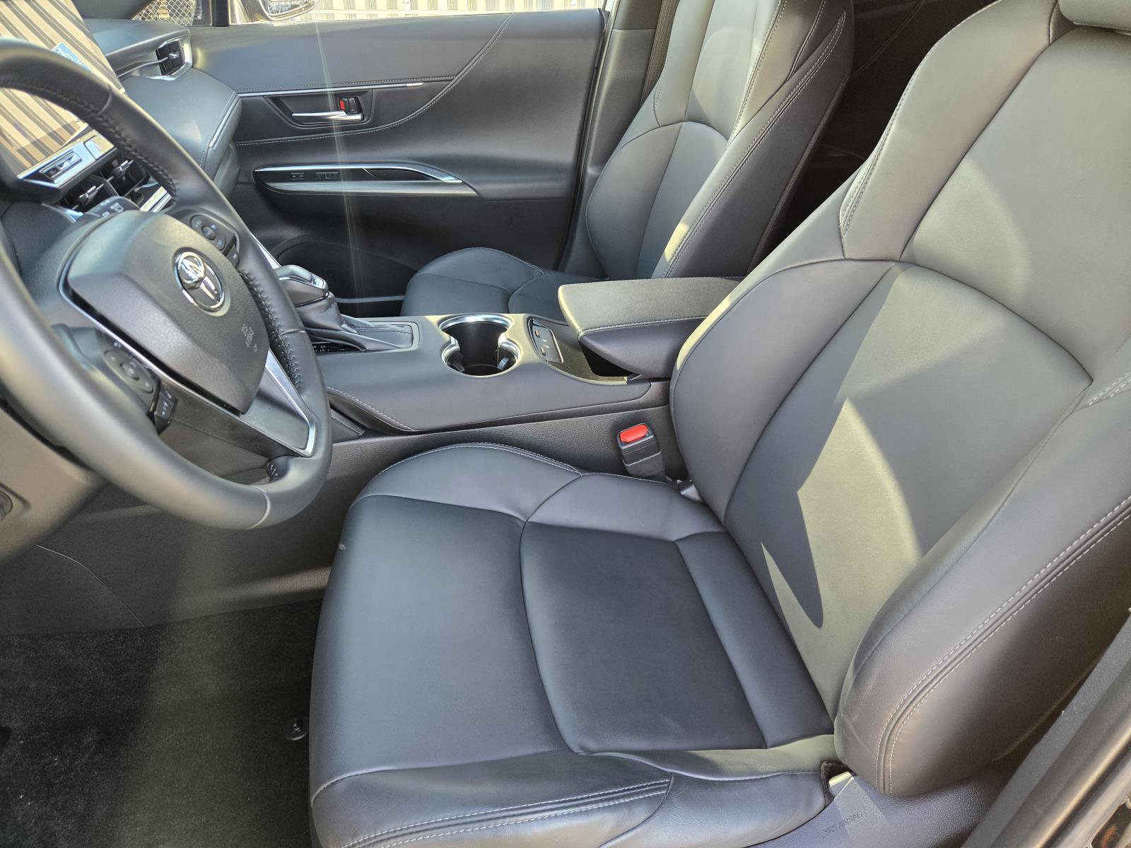 Used 2024 Toyota Venza XLE image 21