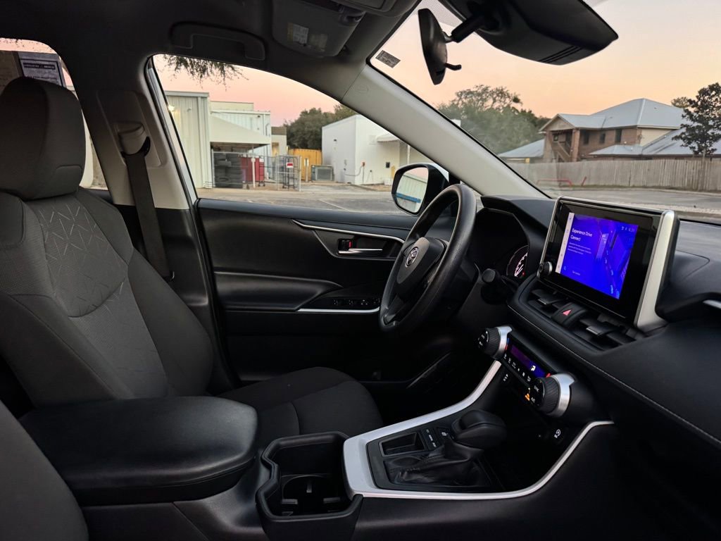 Used 2024 Toyota RAV4 XLE image 30