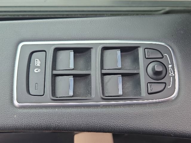 Used 2017 Jaguar F-PACE Premium AWD/4WD image 23