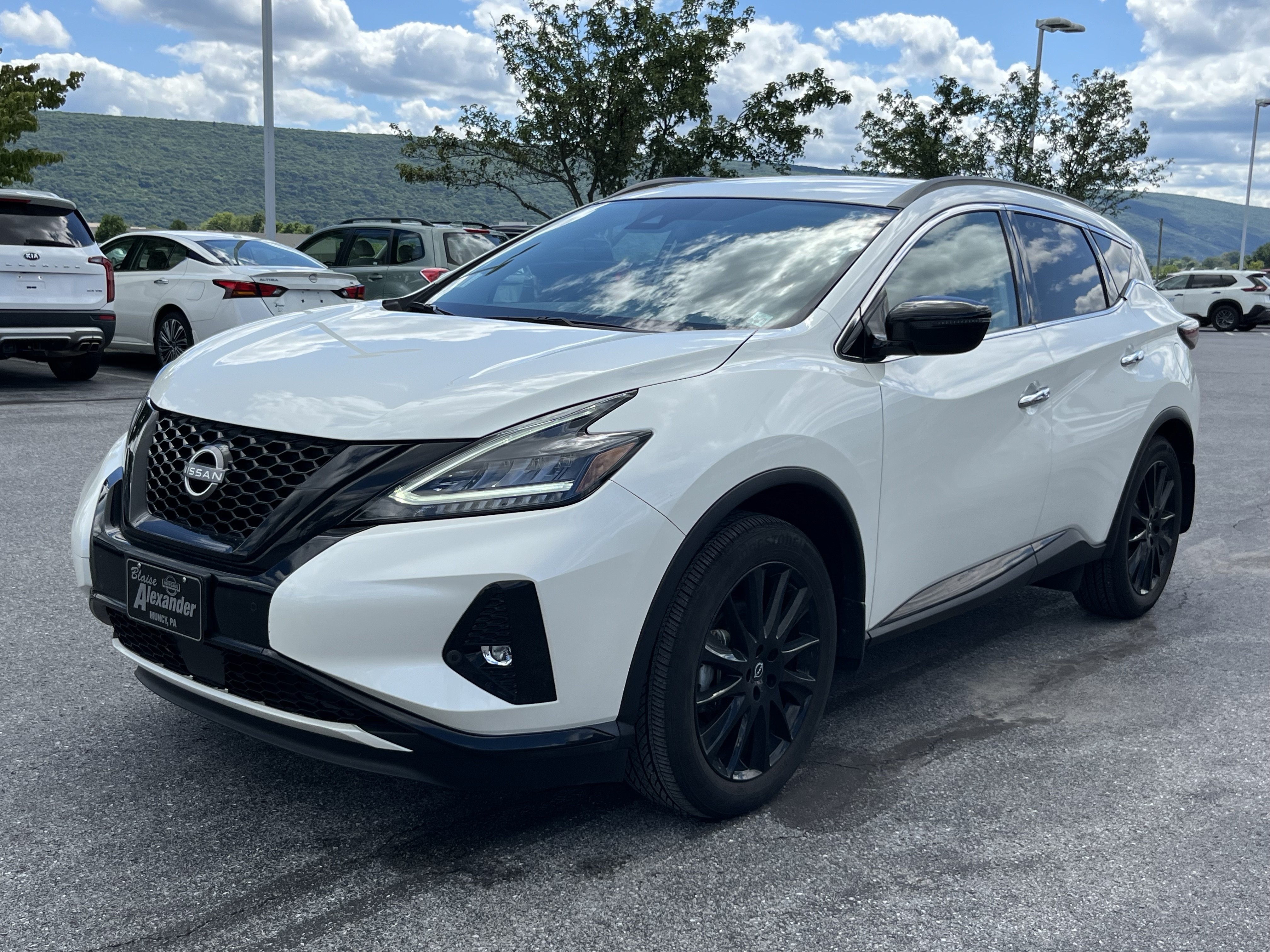 Used 2024 Nissan Murano SV w/ SV Midnight Edition Package AWD/4WD image 10