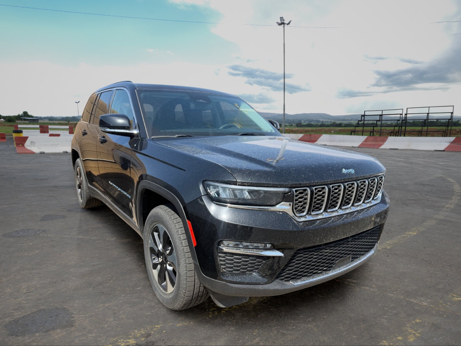 Used 2024 Jeep Grand Cherokee Limited 4xe AWD/4WD image 2
