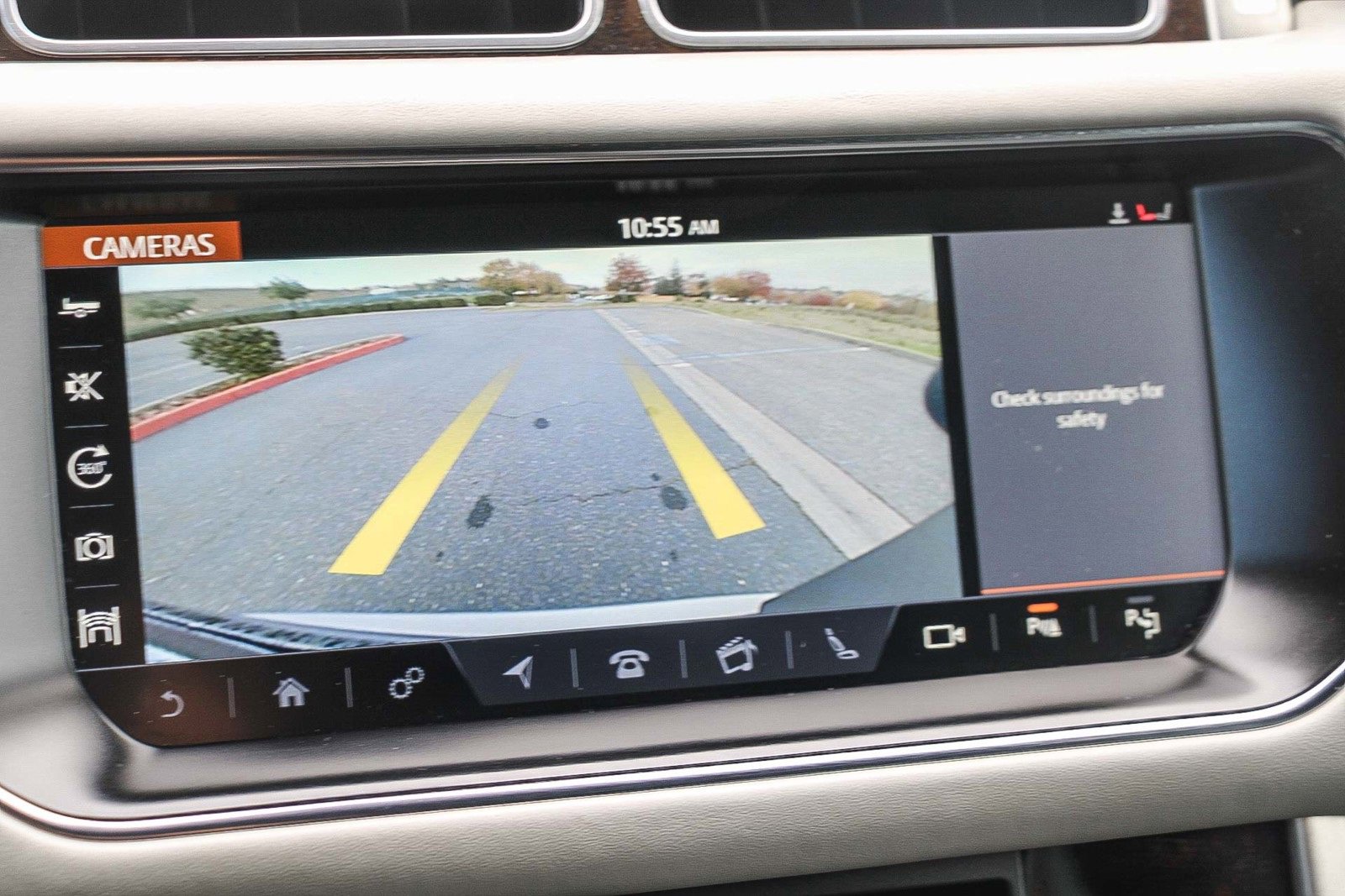 Used 2017 Land Rover Range Rover Long Wheelbase Autobiography image 25