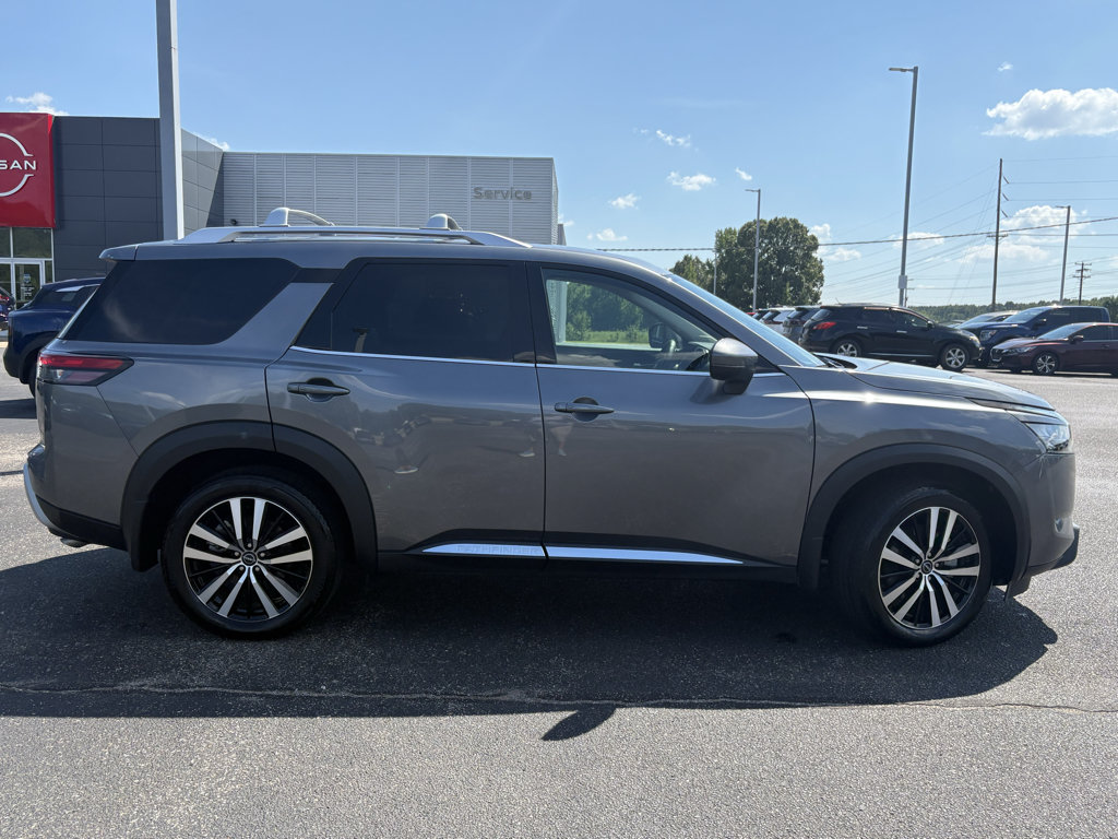 Used 2025 Nissan Pathfinder Platinum w/ Cargo Package AWD/4WD image 6
