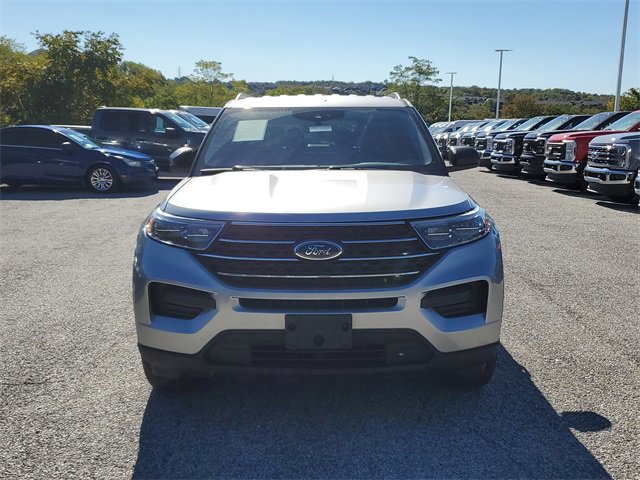 Used 2022 Ford Explorer XLT image 3